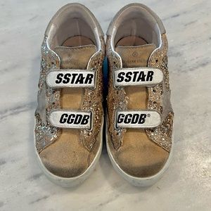 Glitter golden goose